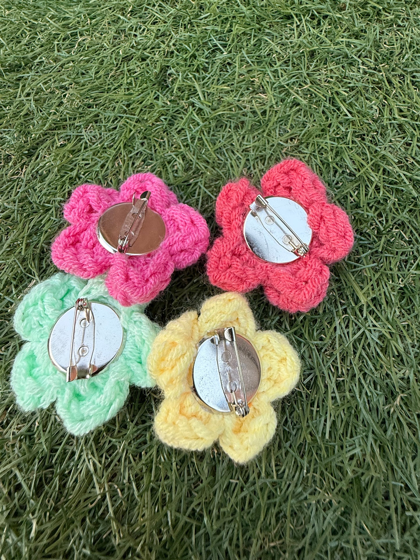 Handmade Crochet Flower Brooch 🌺
