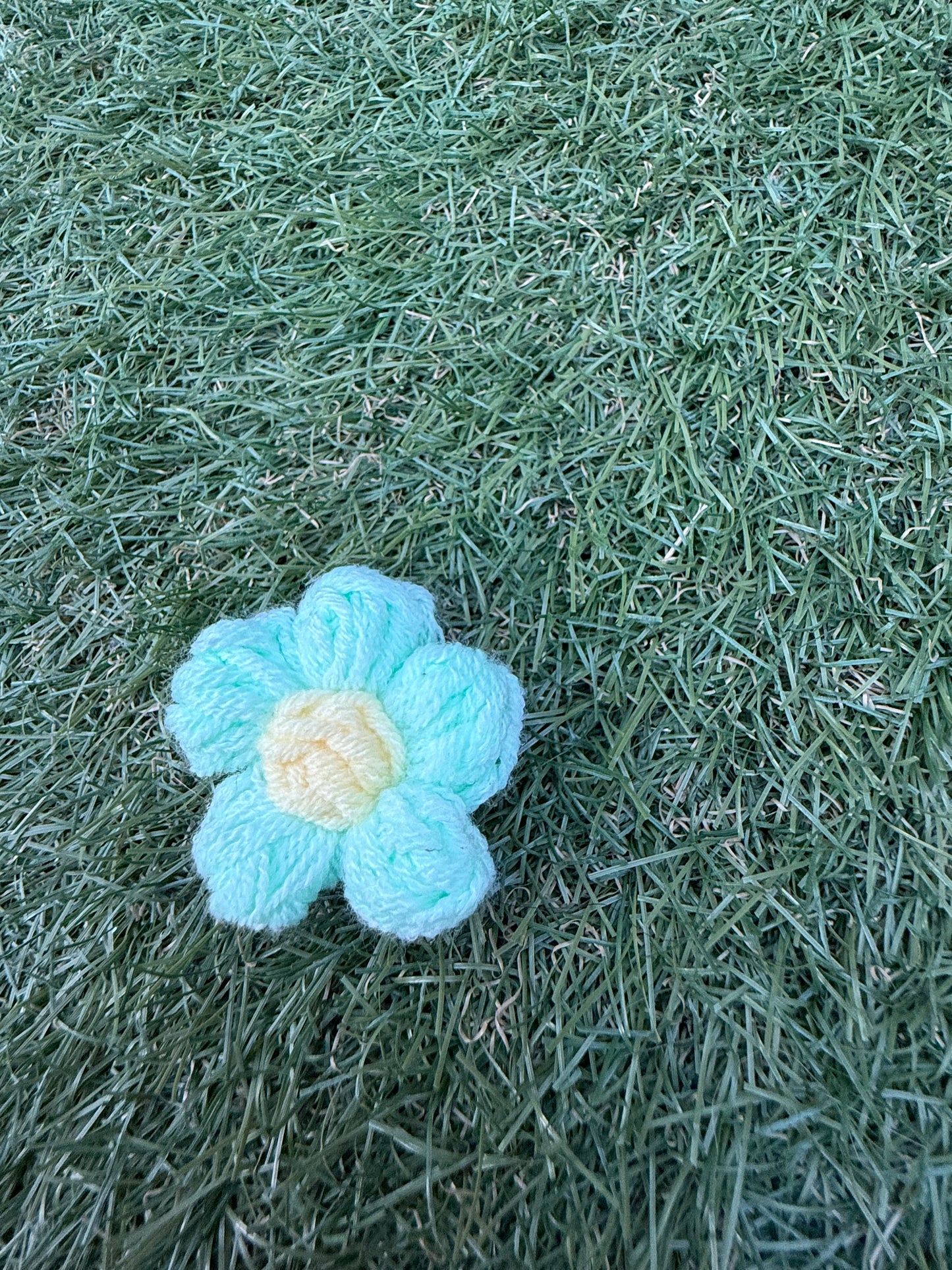 Handmade Crochet Flower Brooch 🌺